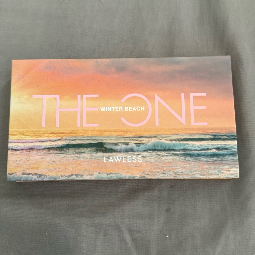 New without box eye shadow palette by Lawless winter beach